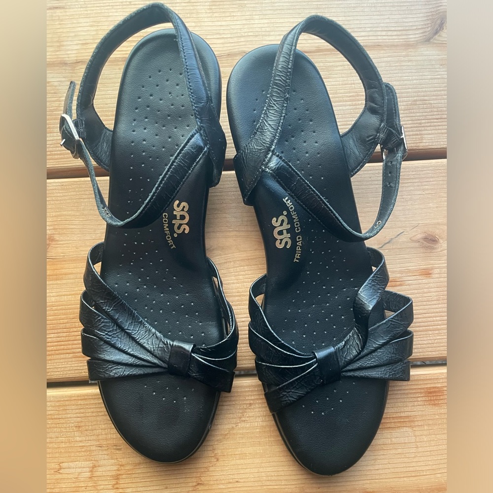 SAS EUC Strippy Quarter Strap Wedge Sandal Black Patent Leather Women’s Size 9
